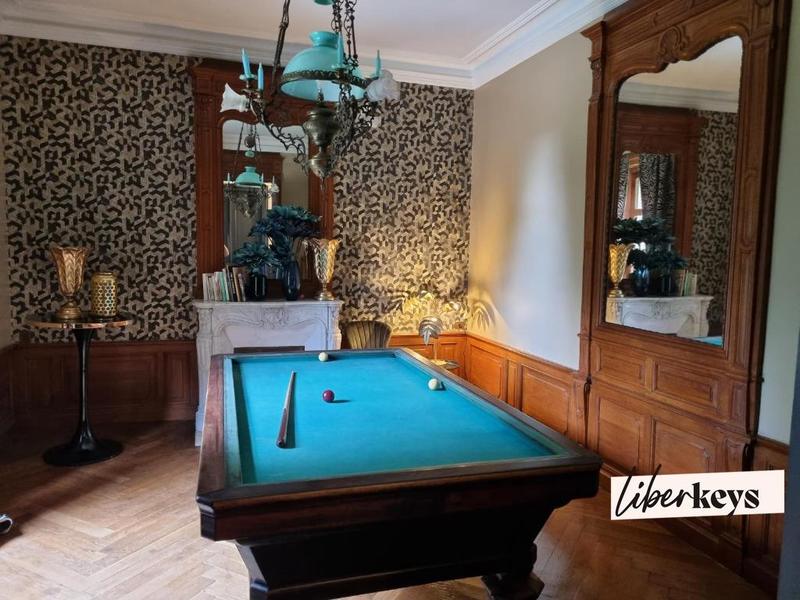 Maison bourgeoise - 650 m² - 11 pièces