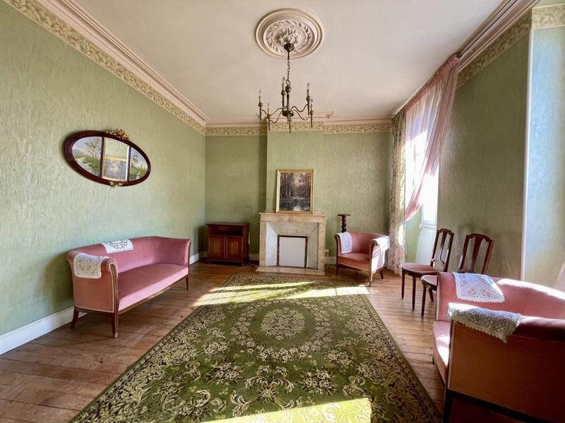 Maison - 220 m² - 7 pièces