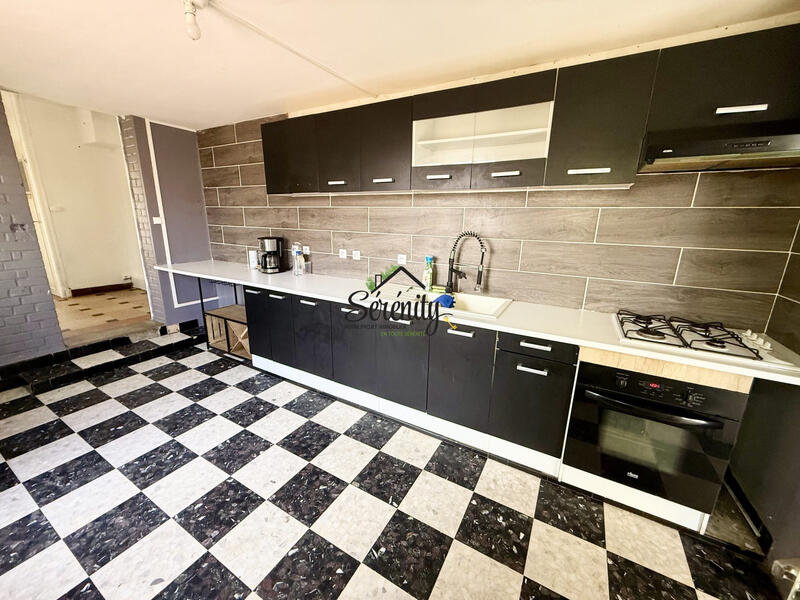 Maison - 90 m² - 6 pièces