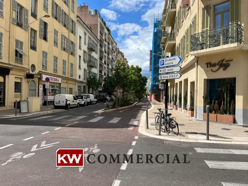 Fonds de commerce - Magasins - 160 m²