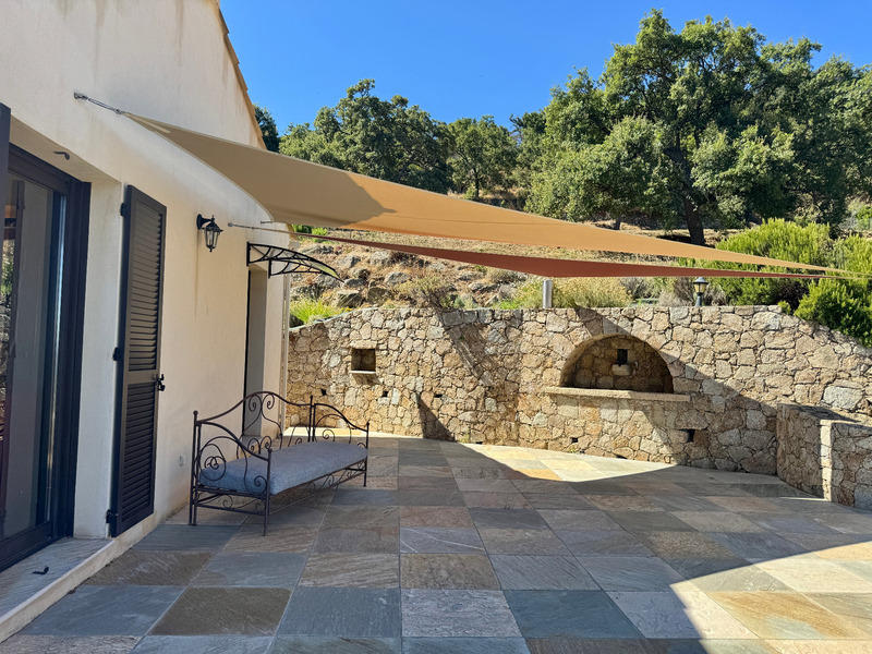 Propriété - 218 m² - 7 pièces