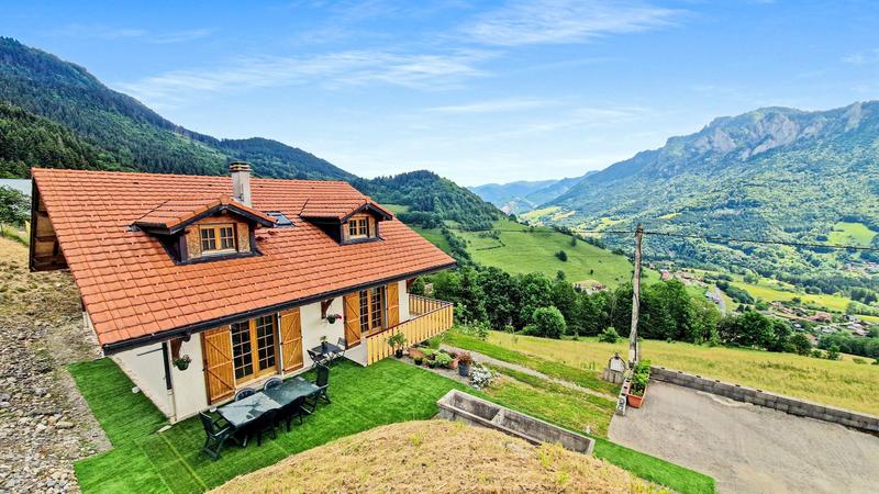 Maison - 262 m² - 6 pièces