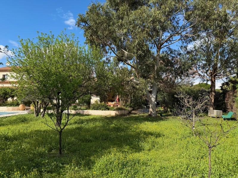 Maison - 270 m² - 9 pièces