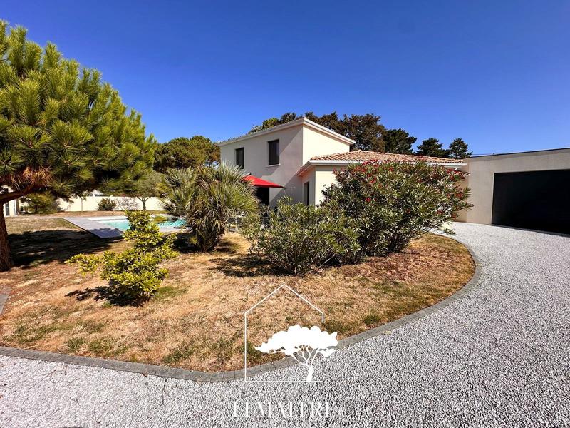 Maison - 163 m² - 5 pièces