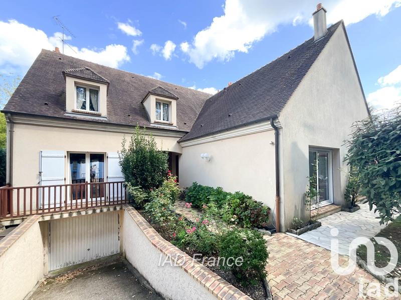 Maison - 232 m² - 9 pièces