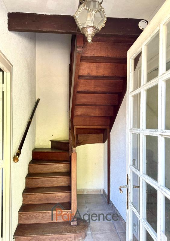 Maison - 205 m² - 7 pièces