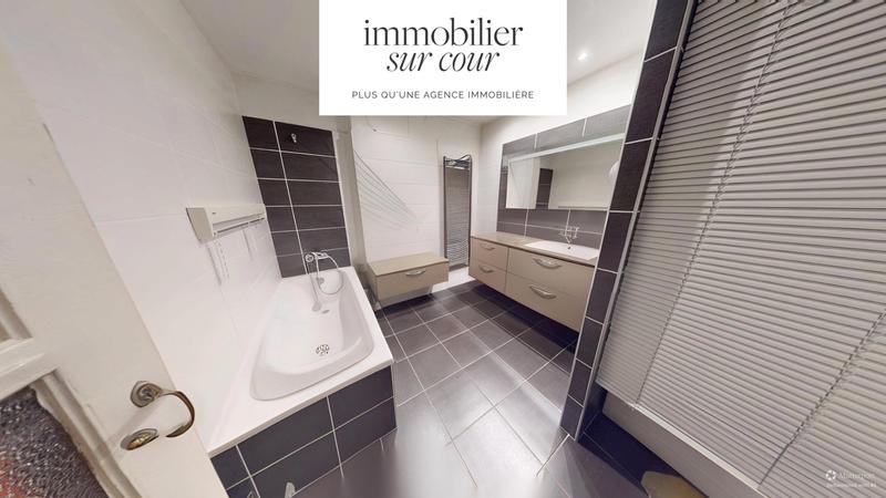 Appartement - 159 m² - 6 pièces