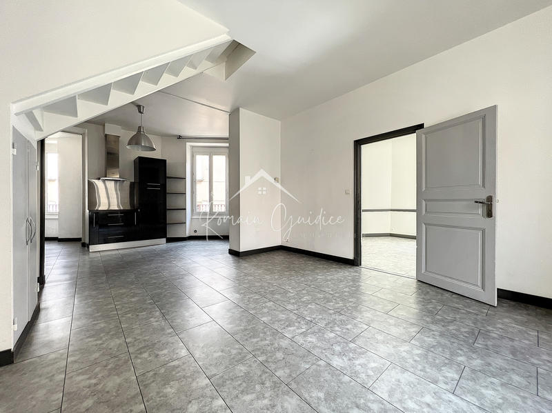 Duplex - 137 m² - 5 pièces
