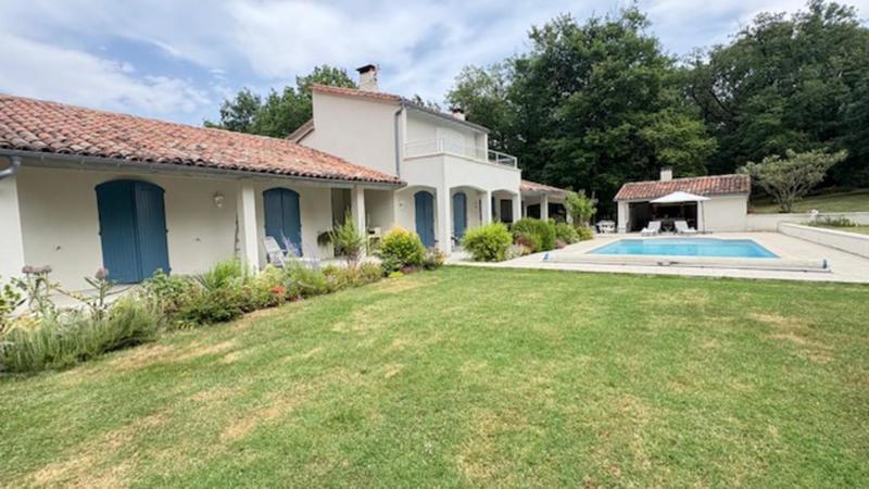 Maison de campagne - 230 m² - 6 pièces