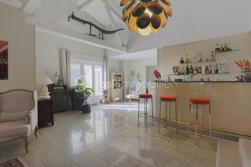 Villa - 280 m² - 10 pièces