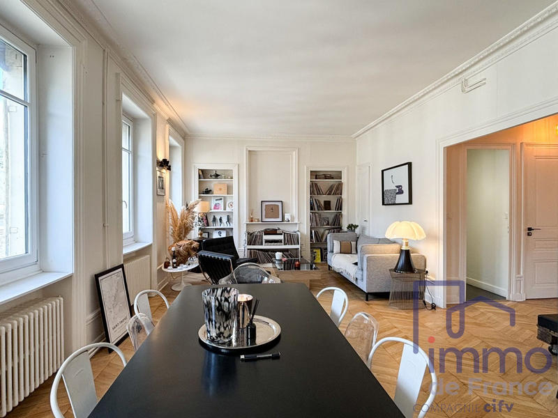 Appartement - 91 m² - 3 pièces