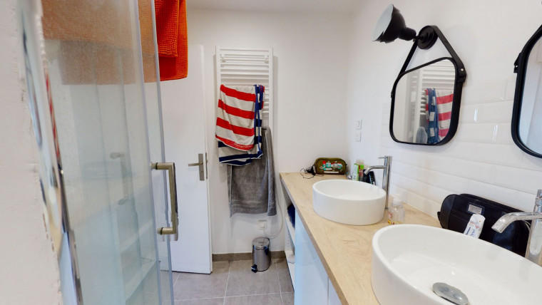 Appartement - 80 m² - 4 pièces