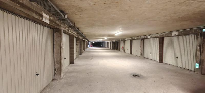 Parking / Garage - 12 m²