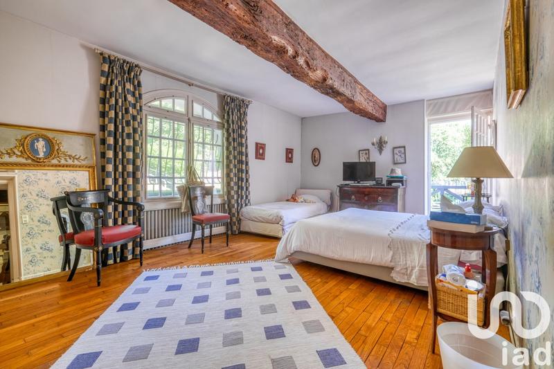 Maison - 315 m² - 11 pièces