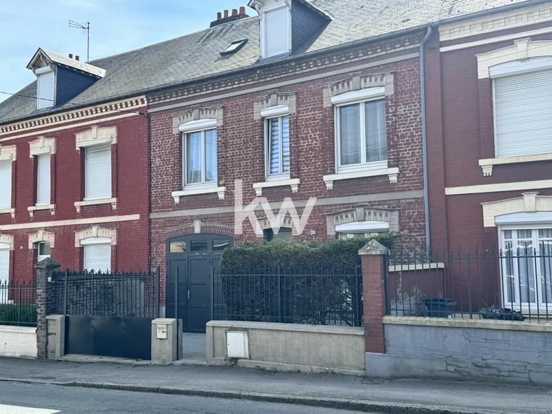 Maison - 121 m² - 6 pièces