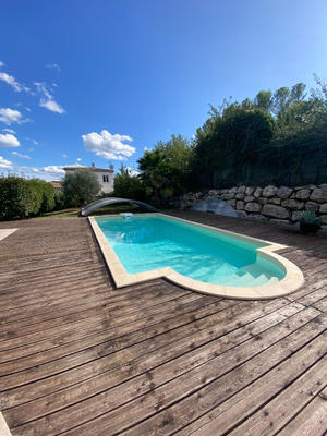 Maison - 254 m² - 4 pièces