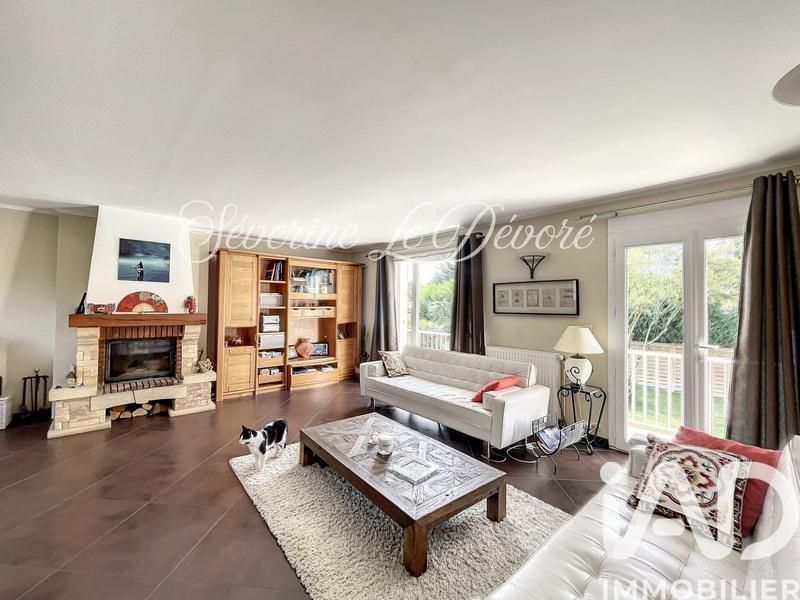 Maison - 185 m² - 9 pièces