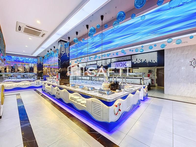 Local commercial - 1 220 m²