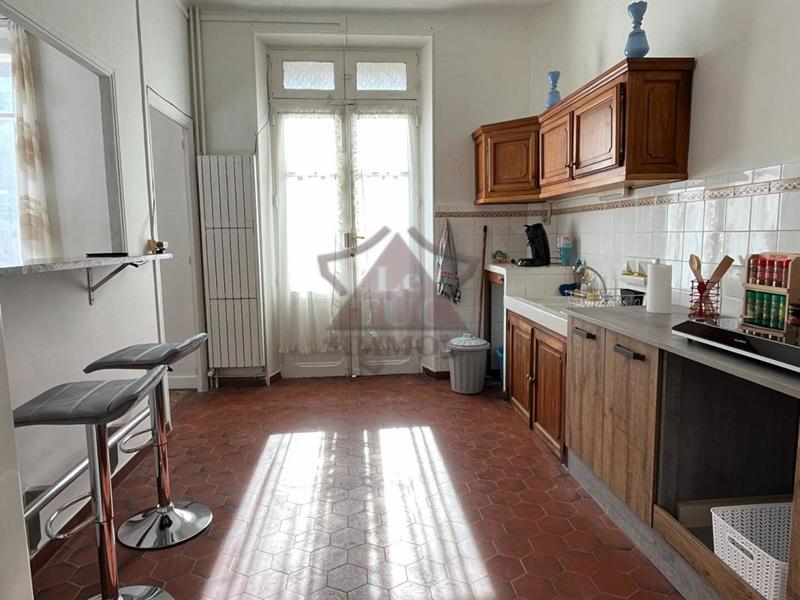 Maison - 196 m² - 8 pièces