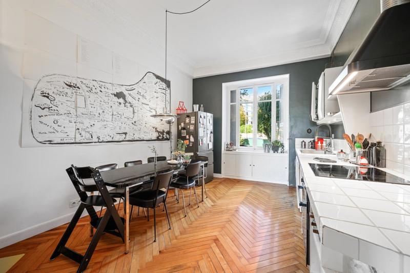 Appartement bourgeois - 125 m² - 5 pièces