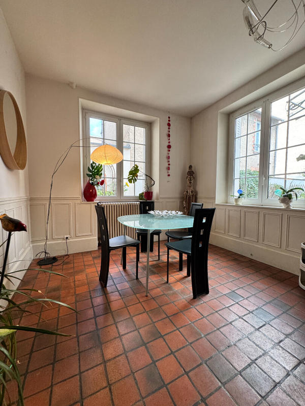 Maison - 184 m² - 8 pièces