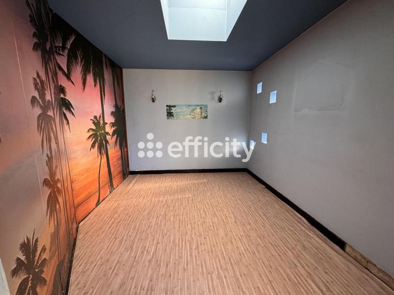 Maison - 142 m² - 10 pièces