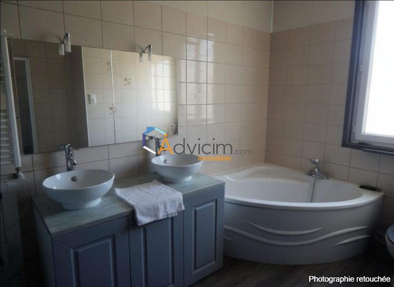 Maison traditionnelle - 149 m² - 7 pièces