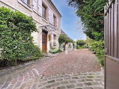 Maison - 121 m² - 6 pièces