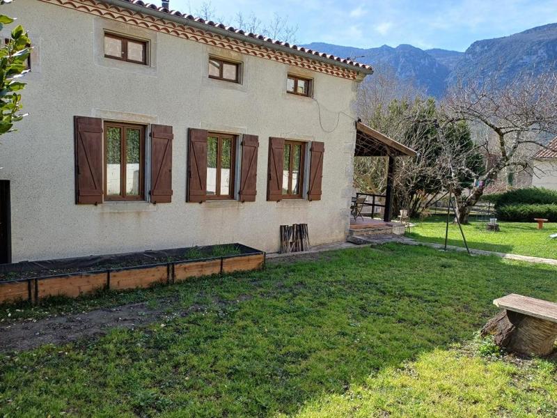 Maison en pierre - 174 m² - 5 pièces