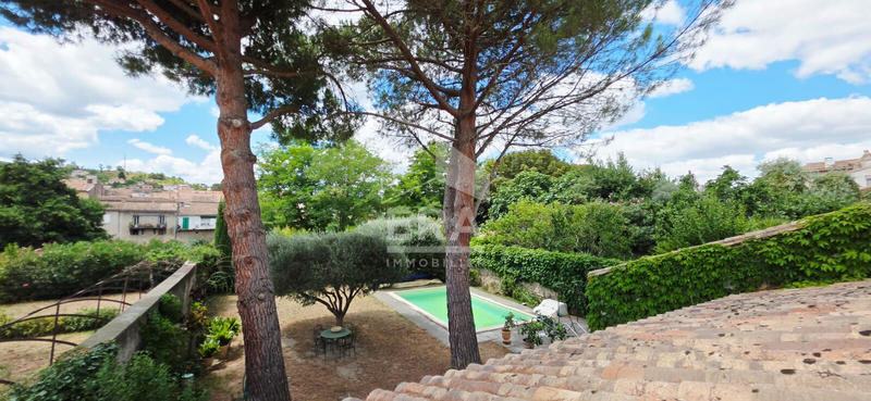 Maison - 227 m² - 7 pièces