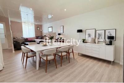 Maison - 111 m² - 5 pièces