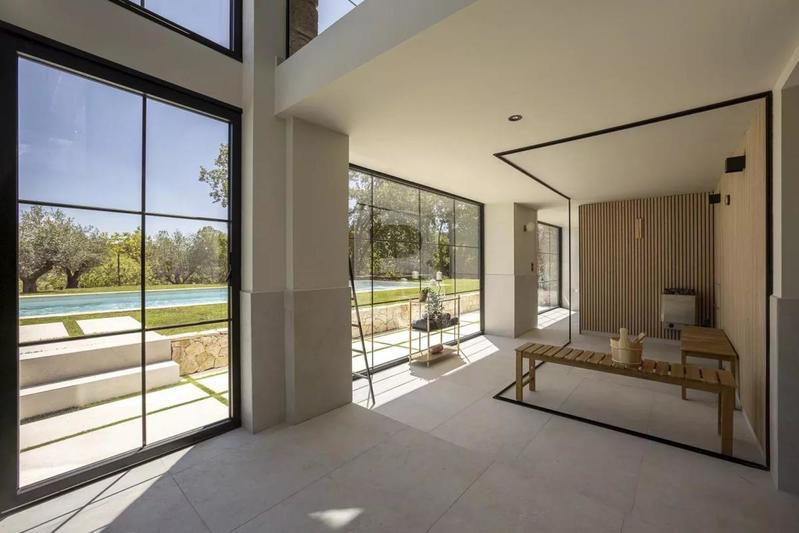 Mas - 300 m² - 7 pièces