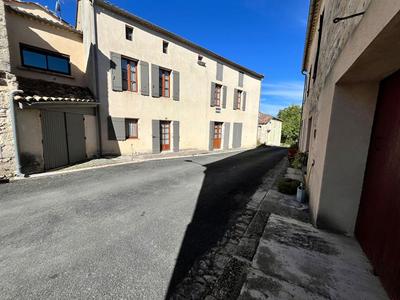 Maison de village - 110 m² - 8 pièces