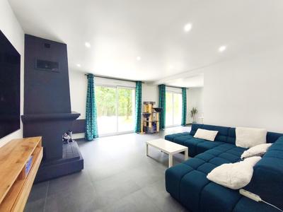 Maison traditionnelle - 170 m² - 9 pièces