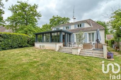 Maison - 218 m² - 9 pièces