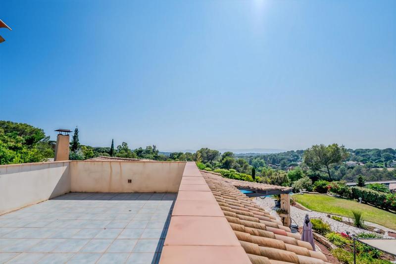 Villa - 196 m² - 4 pièces