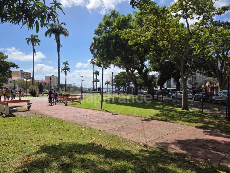 Immeuble - 195 m² - 10 pièces