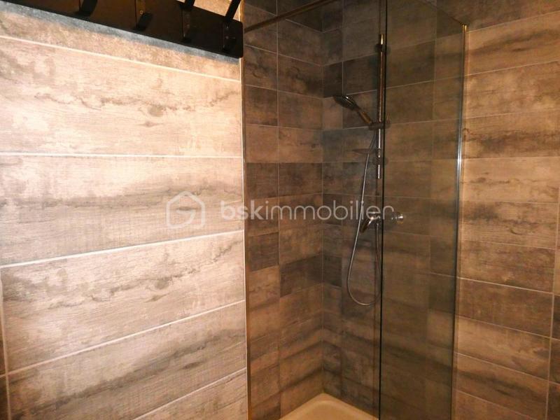 Maison traditionnelle - 120 m² - 5 pièces