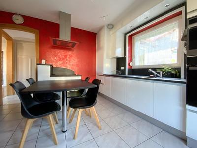 Maison - 179 m² - 9 pièces