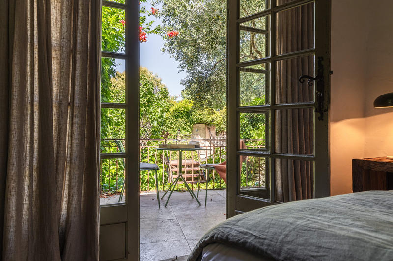 Maison - 450 m² - 12 pièces