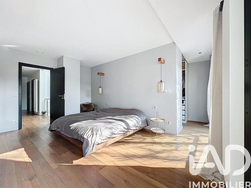 Maison - 192 m² - 7 pièces