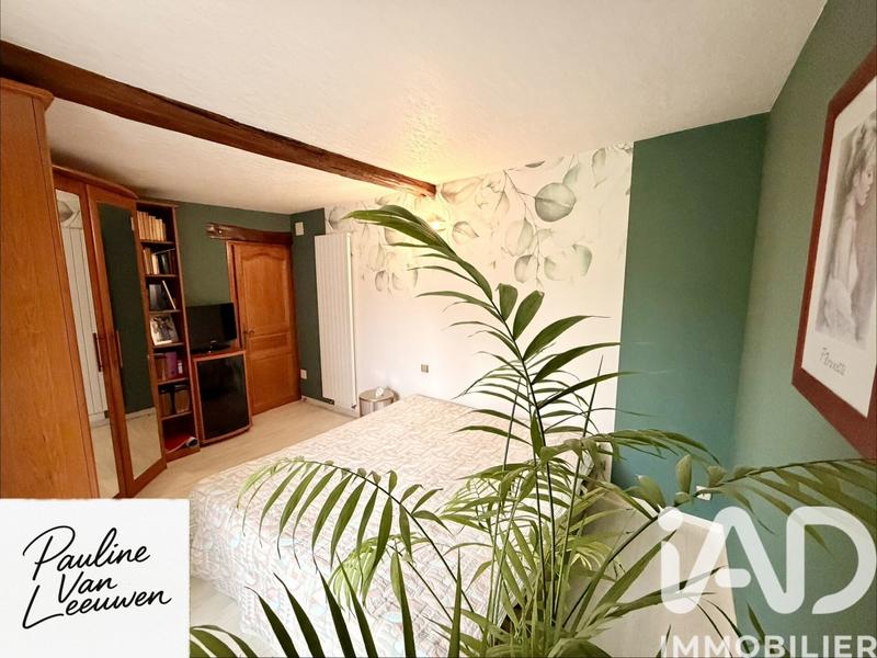 Maison - 235 m² - 8 pièces