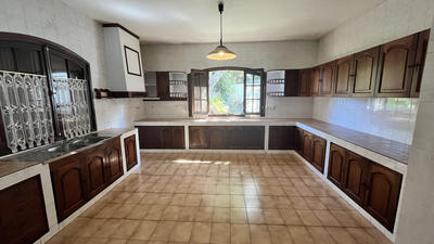 Villa - 282 m² - 8 pièces