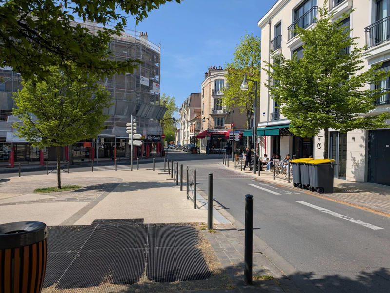 Fonds de commerce - Local commercial - 114 m²