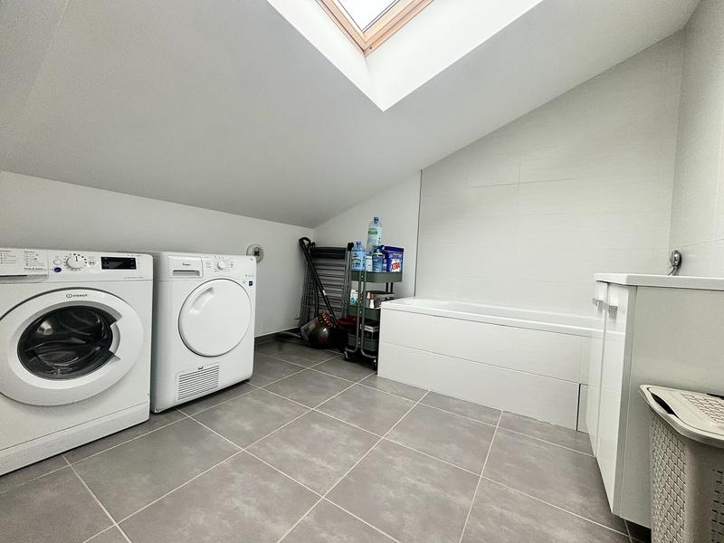 Appartement - 86 m² - 4 pièces