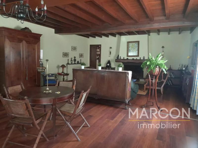 Propriété - 184 m² - 6 pièces