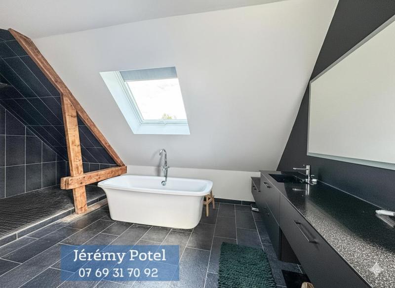 Pavillon - 160 m² - 8 pièces