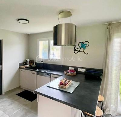 Maison traditionnelle - 104 m² - 5 pièces