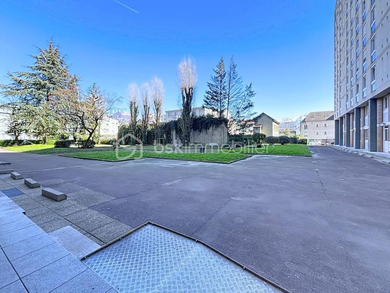 Appartement - 120 m² - 5 pièces