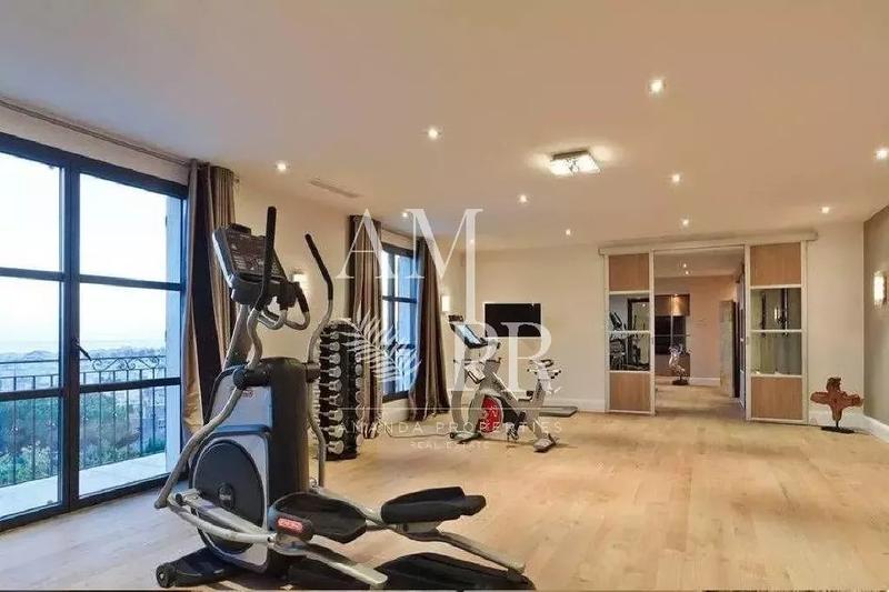 Villa - 600 m² - 8 pièces